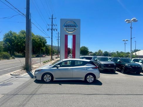 Used 2024 Nissan Leaf S FWD image 1