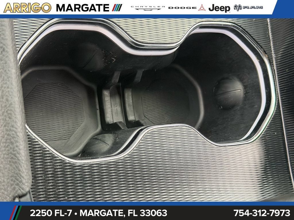 Used 2025 Jeep Grand Cherokee Limited RWD image 26