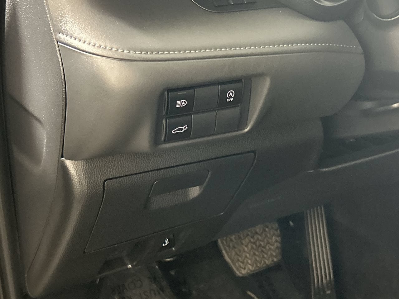 Used 2024 Toyota Highlander XLE FWD image 14