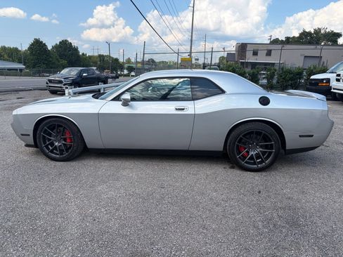 Used 2009 Dodge Challenger SRT8 RWD image 8