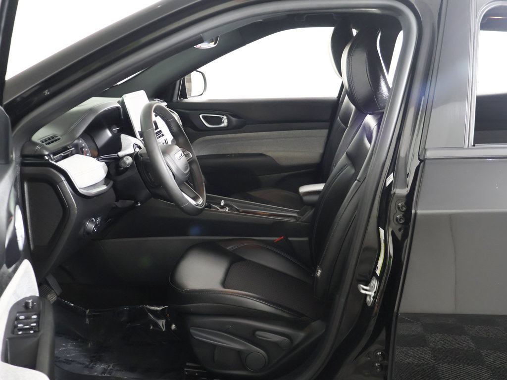 Used 2026 Jeep Compass Latitude AWD/4WD image 22