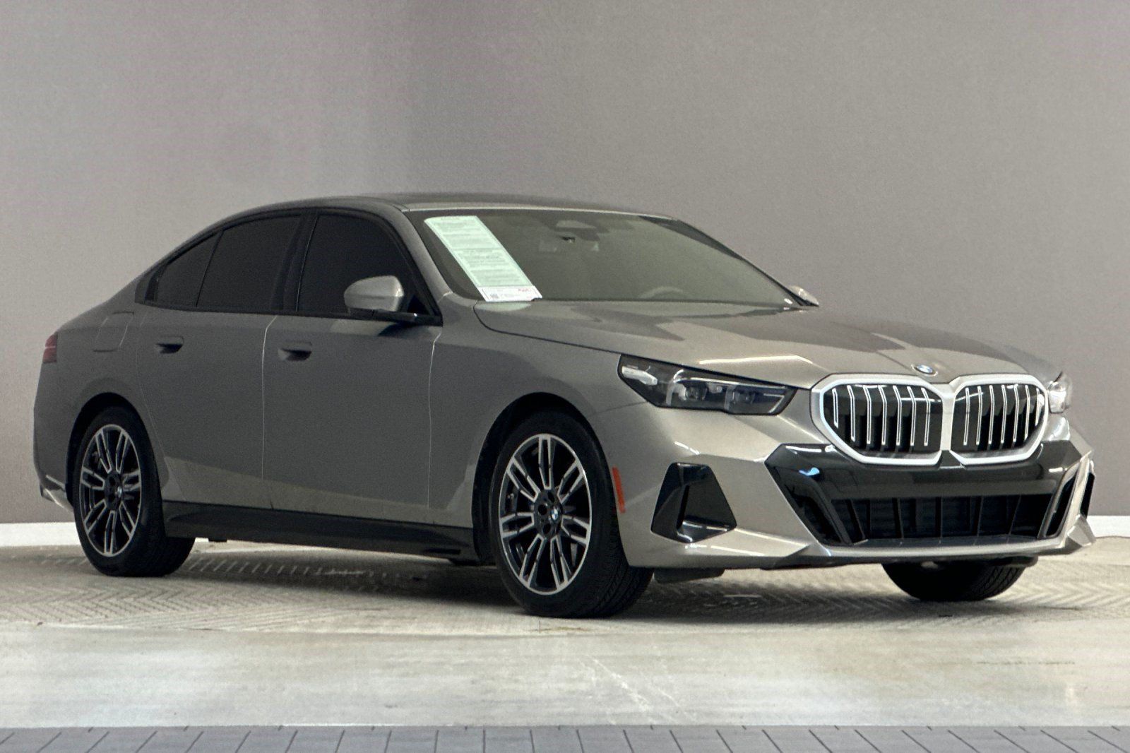 Used 2024 BMW 530i w/ M Sport Package RWD image 6