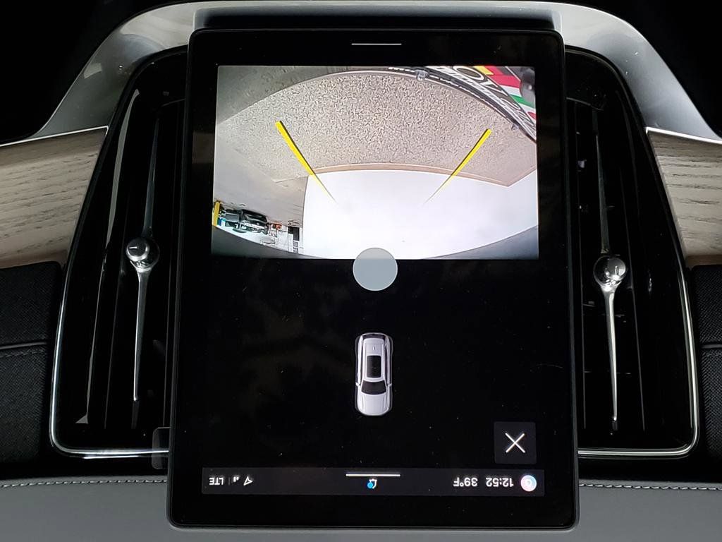 New 2025 Volvo XC90 T8 Core w/ Protection Package Premier AWD/4WD image 2