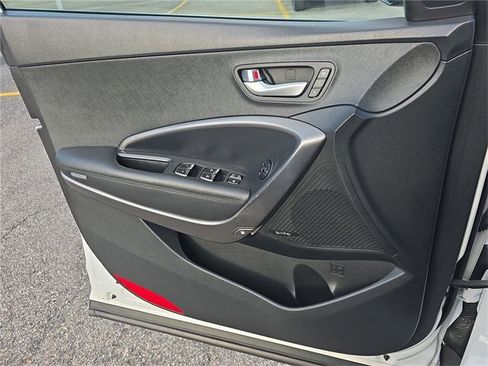 Used 2018 Hyundai Santa Fe Sport image 14