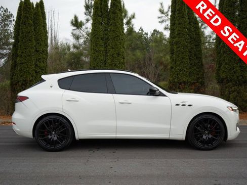 Used 2022 Maserati Levante GT image 11