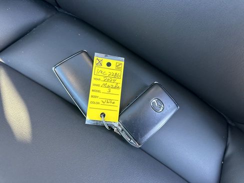 Used 2024 MAZDA MAZDA3 s image 34