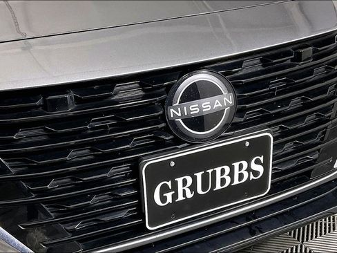 Used 2024 Nissan Sentra SV image 38