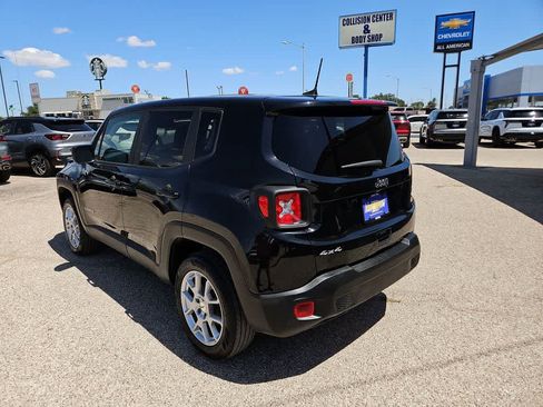 Used 2023 Jeep Renegade Latitude AWD/4WD image 5