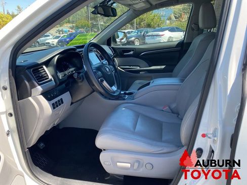 Used 2016 Toyota Highlander Limited Platinum AWD/4WD image 38
