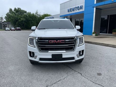 Used 2023 GMC Yukon XL SLT AWD/4WD image 2