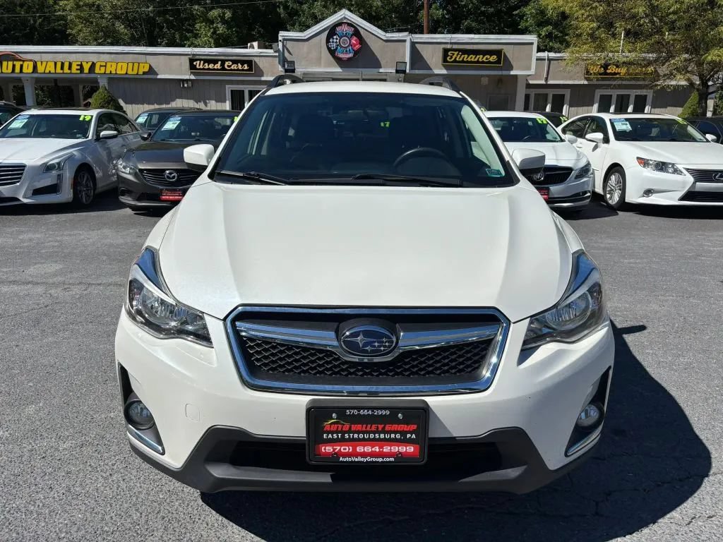 Used 2017 Subaru Crosstrek 2.0i Premium AWD/4WD image 3