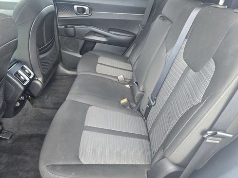 Used 2022 Kia Sorento LX FWD image 12