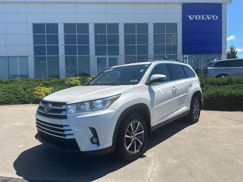 Used 2019 Toyota Highlander XLE AWD/4WD image 43