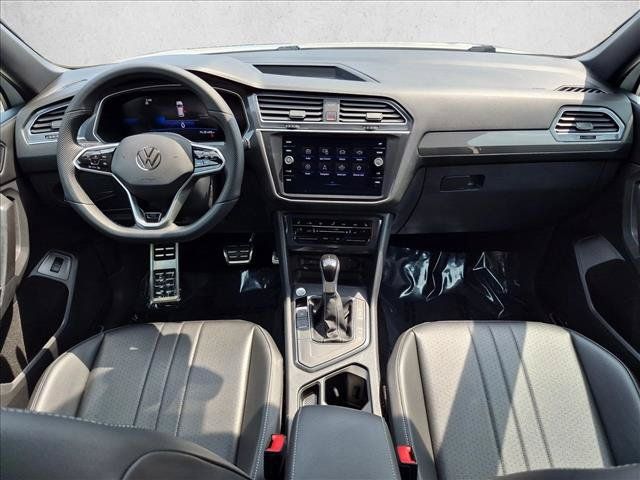 Used 2024 Volkswagen Tiguan SE R-Line FWD image 19