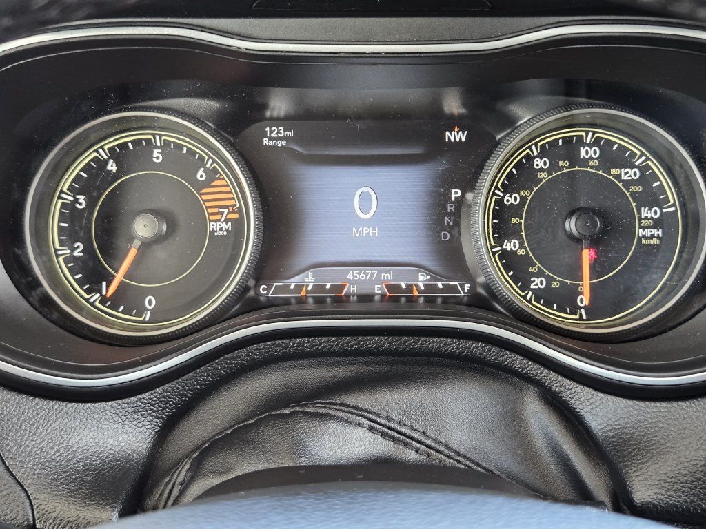 Used 2023 Jeep Cherokee Altitude Lux AWD/4WD image 16