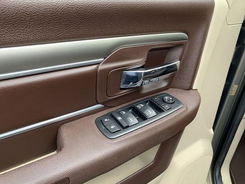 Used 2013 RAM 1500 Classic SLT w/ Premium Display Pkg image 15