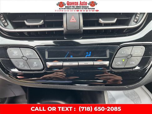 Used 2018 Toyota C-HR XLE FWD image 36