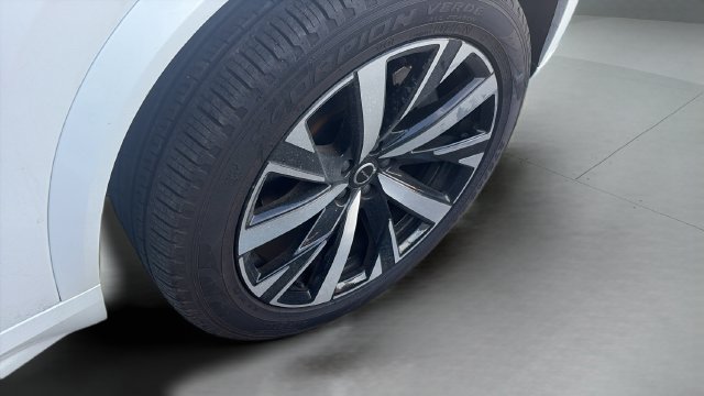 Certified 2025 Volvo XC90 B5 Core AWD/4WD image 23