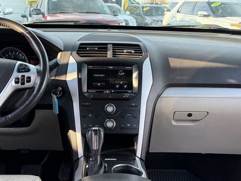 Used 2015 Ford Explorer XLT w/ Equipment Group 202A image 14