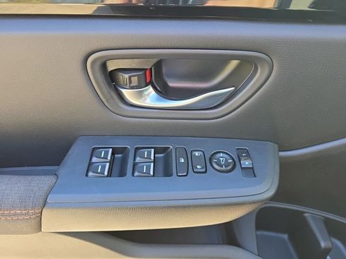 Used 2025 Honda Pilot Sport image 23