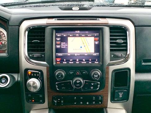 Used 2018 RAM 1500 Laramie w/ Convenience Group AWD/4WD image 17