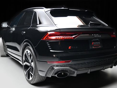 Used 2023 Audi RS Q8 w/ Black Optic Package image 25