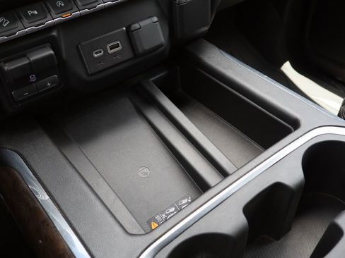 Certified 2022 GMC Sierra 1500 Denali w/ Denali Premium Package AWD/4WD image 19
