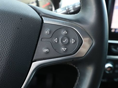 Used 2023 Chevrolet Traverse Premier FWD image 41