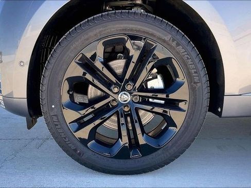 New 2025 Jaguar F-PACE R-Dynamic S image 15