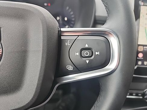 Certified 2023 Volvo XC40 B5 Plus w/ Driver Assist Package AWD/4WD image 14