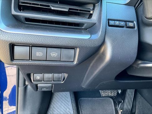 Used 2025 Toyota Prius LE image 30