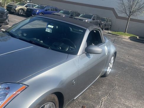 Used 2005 Nissan 350Z Touring image 11