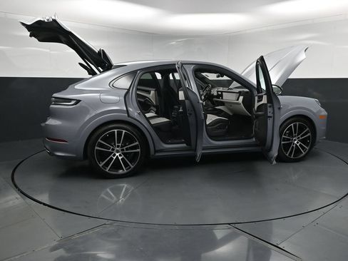 New 2026 Porsche Cayenne Turbo AWD/4WD image 34