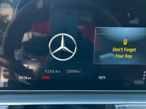 Used 2025 Mercedes-Benz GLS 450 4MATIC image 2