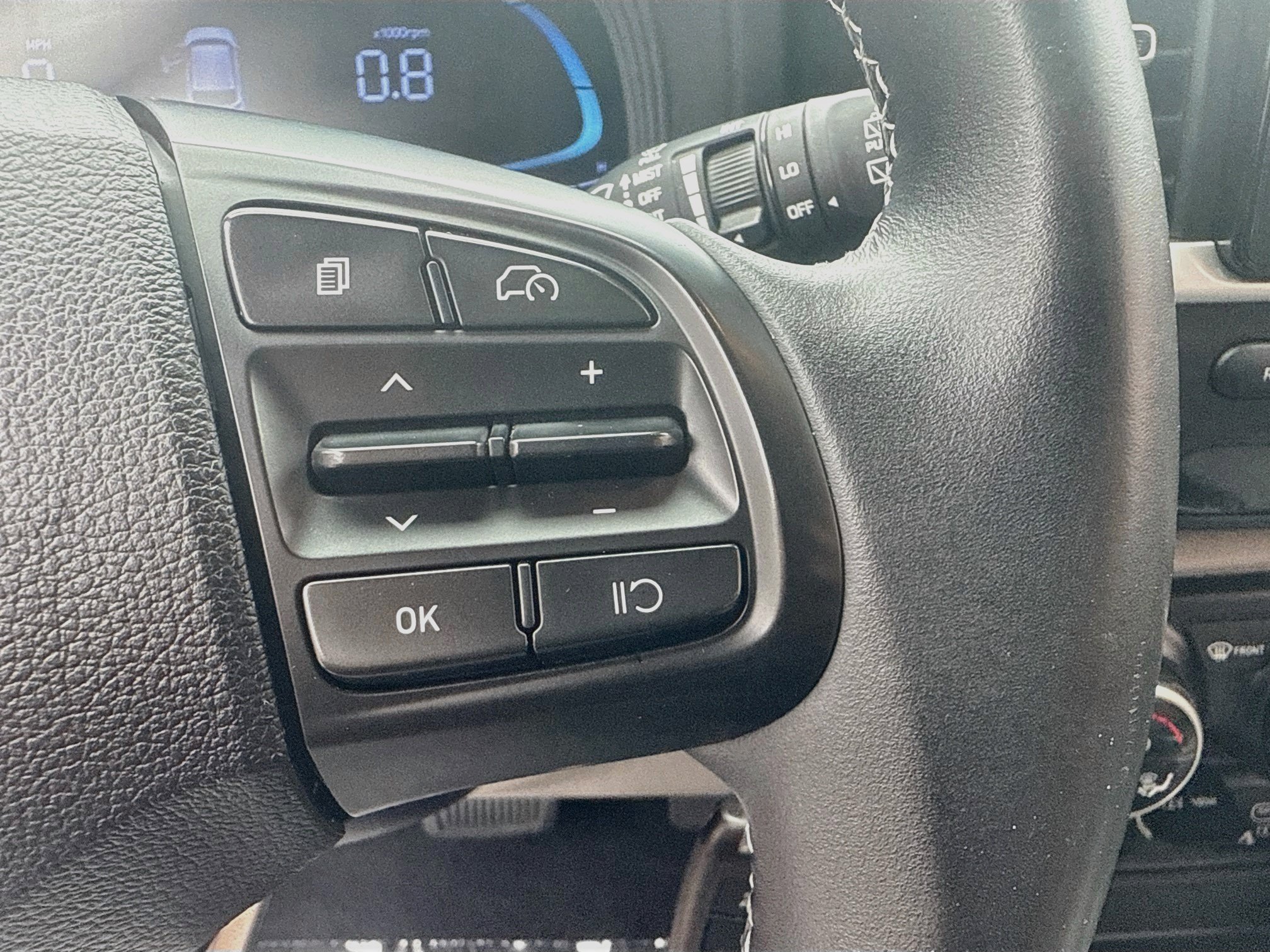 Used 2023 Hyundai Venue SEL FWD image 36