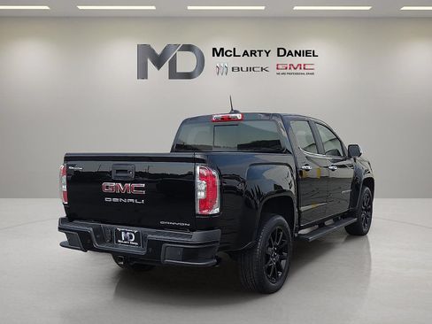 Used 2022 GMC Canyon Denali w/ Denali Black Edition Package AWD/4WD image 14