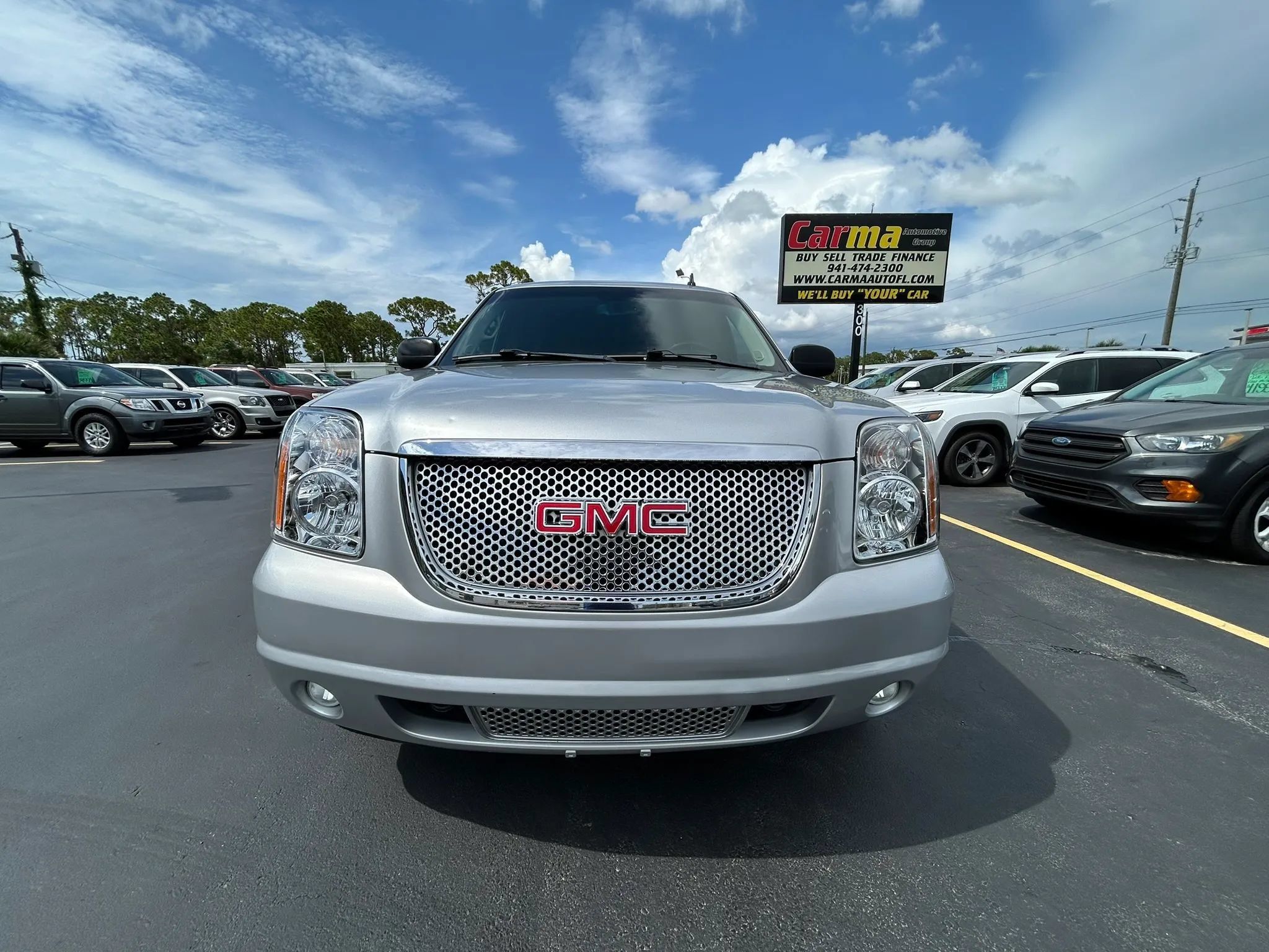 Used 2012 GMC Yukon XL Denali RWD image 10