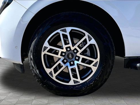 Used 2025 Ford Expedition Active AWD/4WD image 9