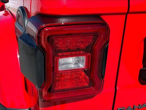 Certified 2025 Jeep Wrangler Unlimited Sahara w/ Safety Group image 34