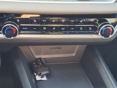 New 2026 Chevrolet Equinox LT w/ Convenience Package II image 19