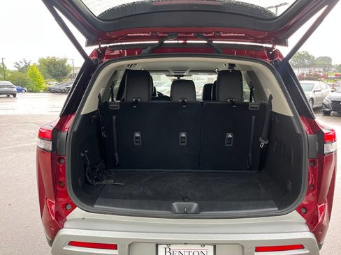 Certified 2025 Nissan Pathfinder SL FWD image 21