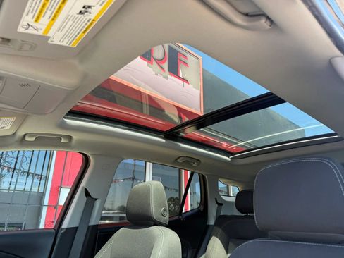 Used 2022 GMC Terrain SLE w/ Driver Convenience Package AWD/4WD image 11