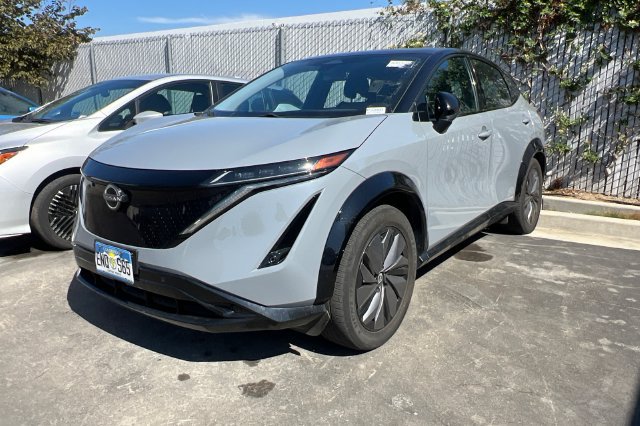 Used 2024 Nissan Ariya AWD image 2