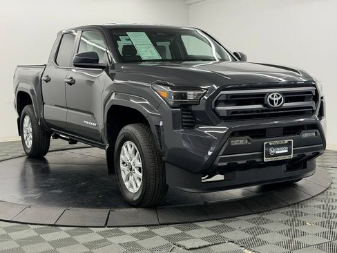 Used 2026 Toyota Tacoma SR5 AWD/4WD image 8