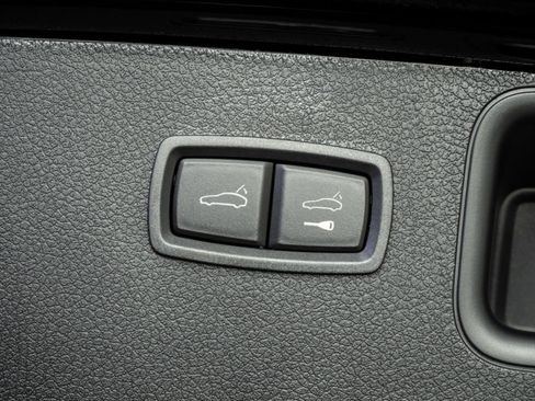 New 2026 Porsche Macan image 32