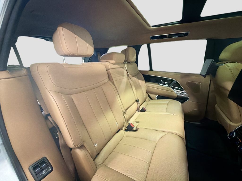 Used 2023 Land Rover Range Rover Long Wheelbase Autobiography AWD/4WD image 31