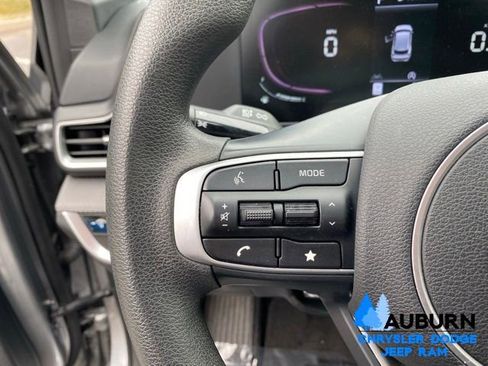 Used 2023 Kia Sportage LX FWD image 33
