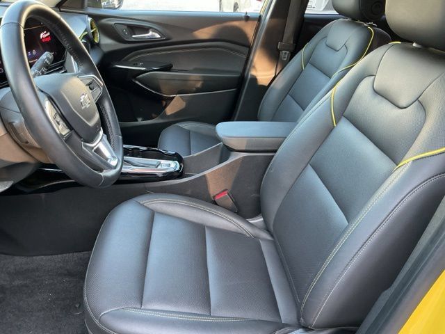 Used 2024 Chevrolet Trax ACTIV w/ Sunroof Package FWD image 5