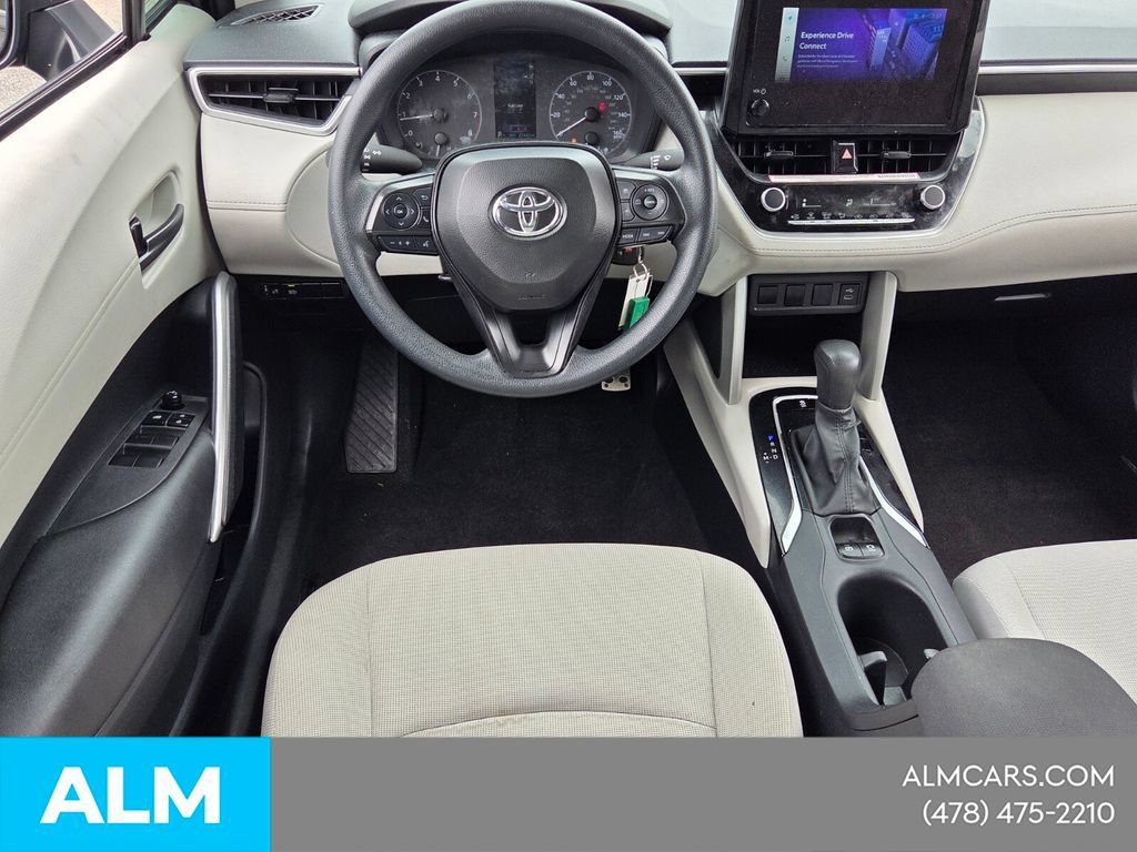 Used 2024 Toyota Corolla Cross L FWD image 6