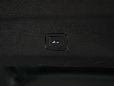 Used 2025 Chevrolet Tahoe LT AWD/4WD image 18